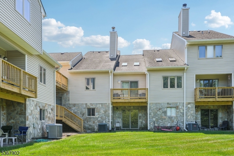 82 Davey Dr