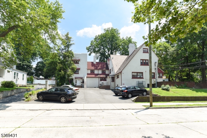 285 Orchard Ter C-1