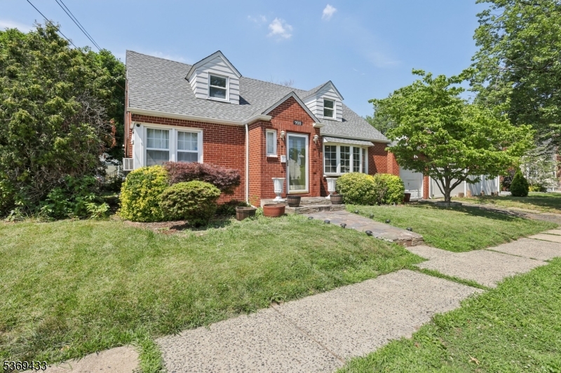 703 Elm St