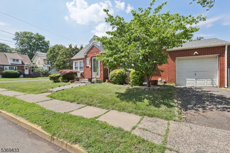703 Elm St
