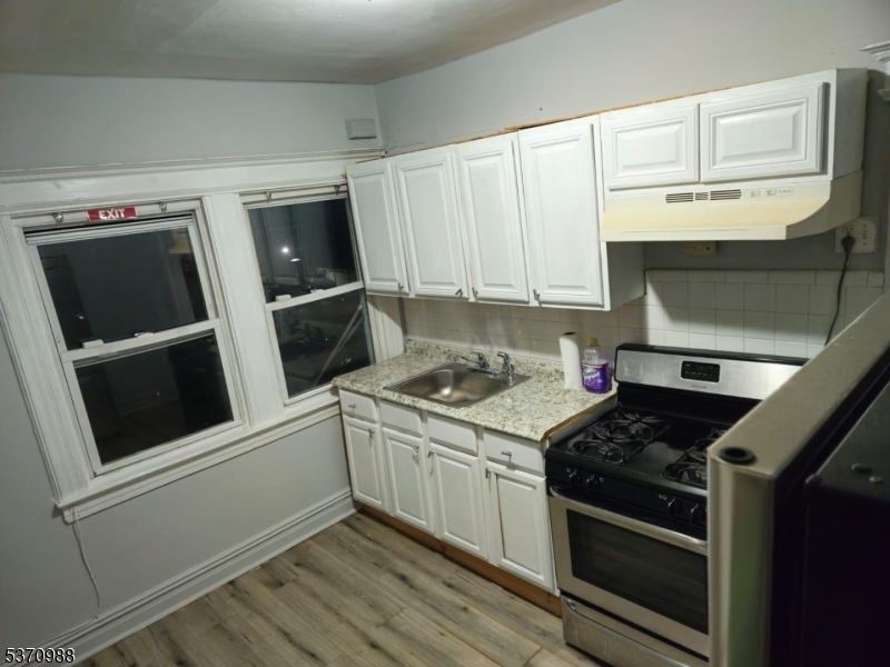 467 Park Ave