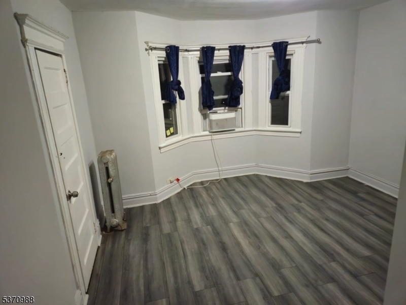 467 Park Ave