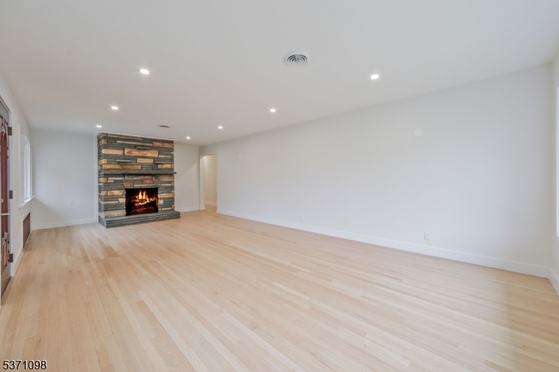 21 E Central Ave