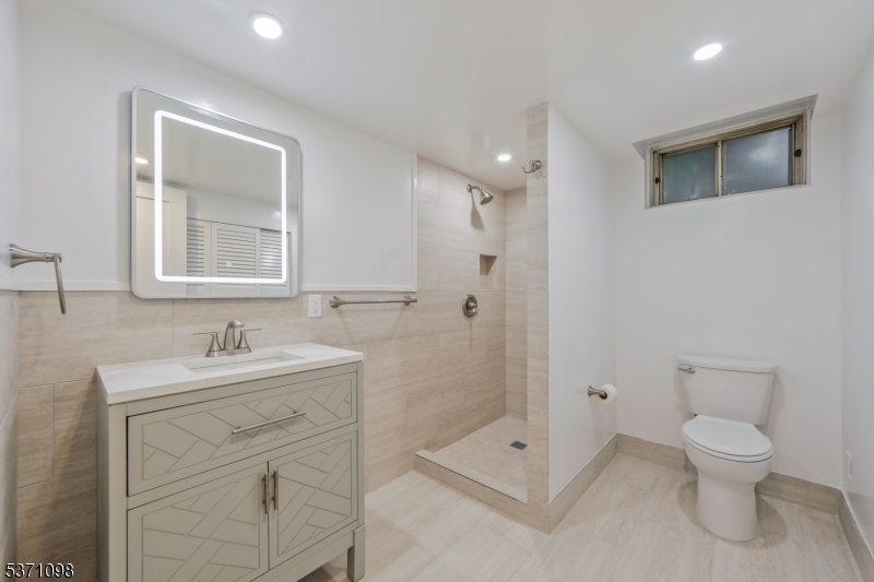 21 E Central Ave
