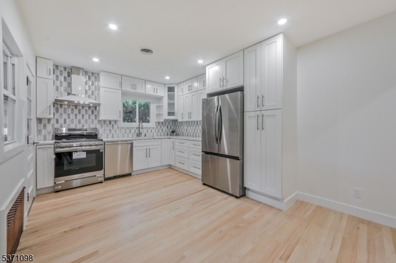 21 E Central Ave