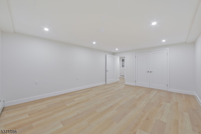 21 E Central Ave