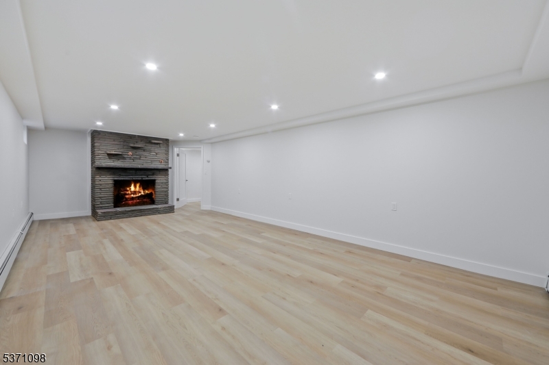 21 E Central Ave