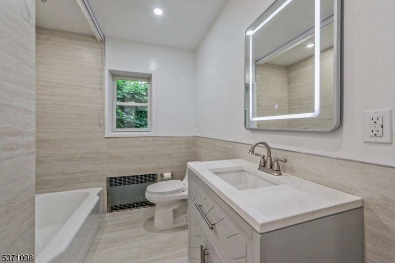 21 E Central Ave