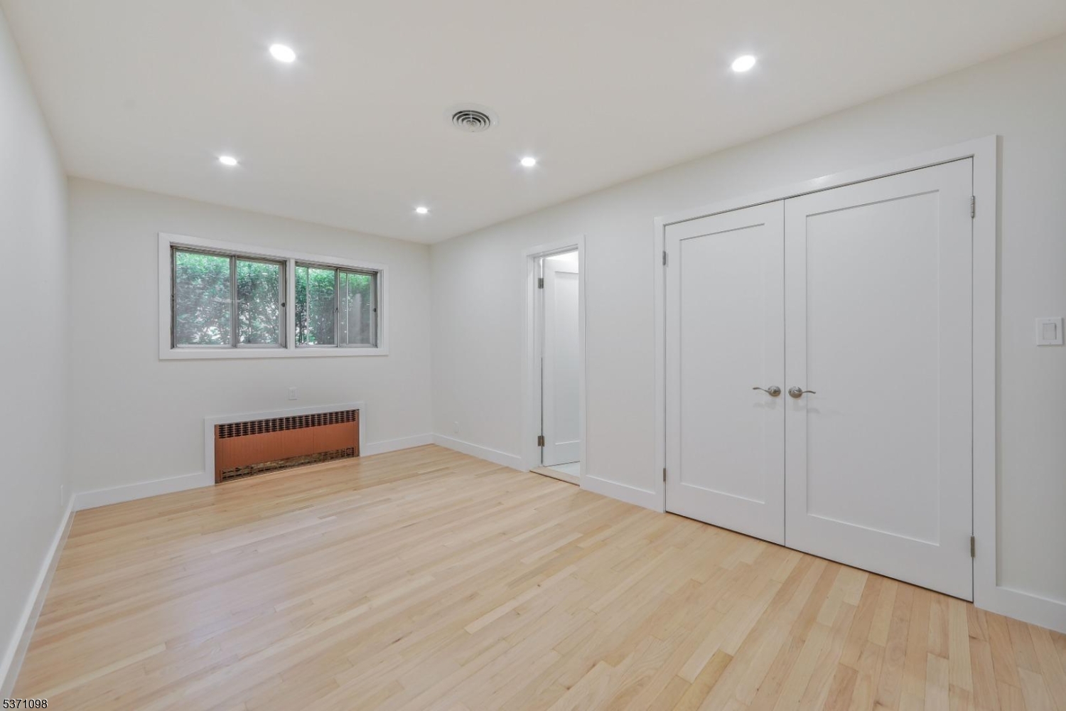 21 E Central Ave