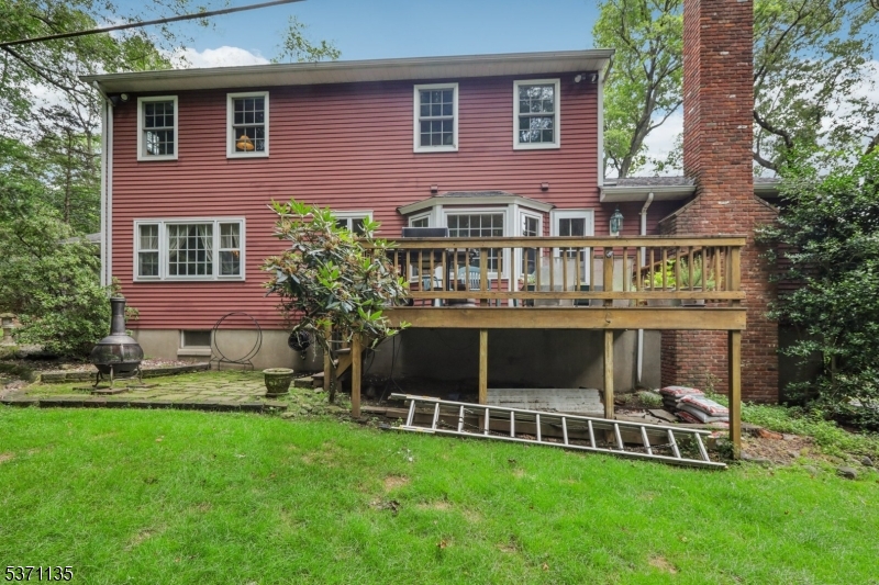 150 Deerfield Ter