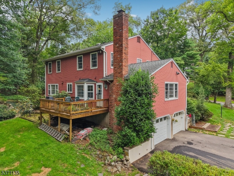 150 Deerfield Ter