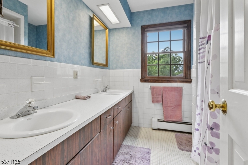 150 Deerfield Ter