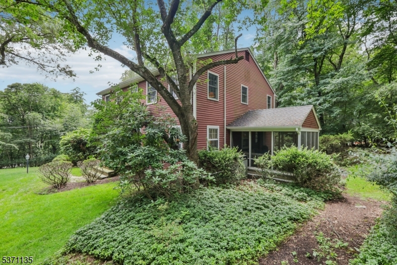 150 Deerfield Ter