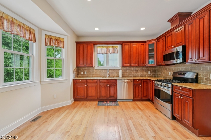 32 Spruce Ave