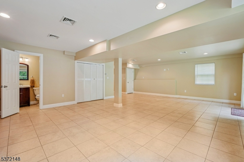32 Spruce Ave