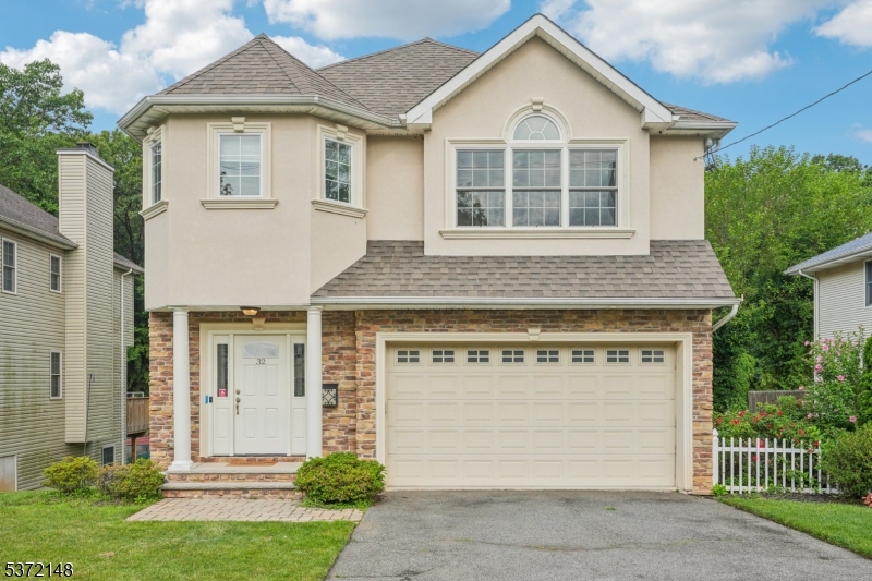 32 Spruce Ave