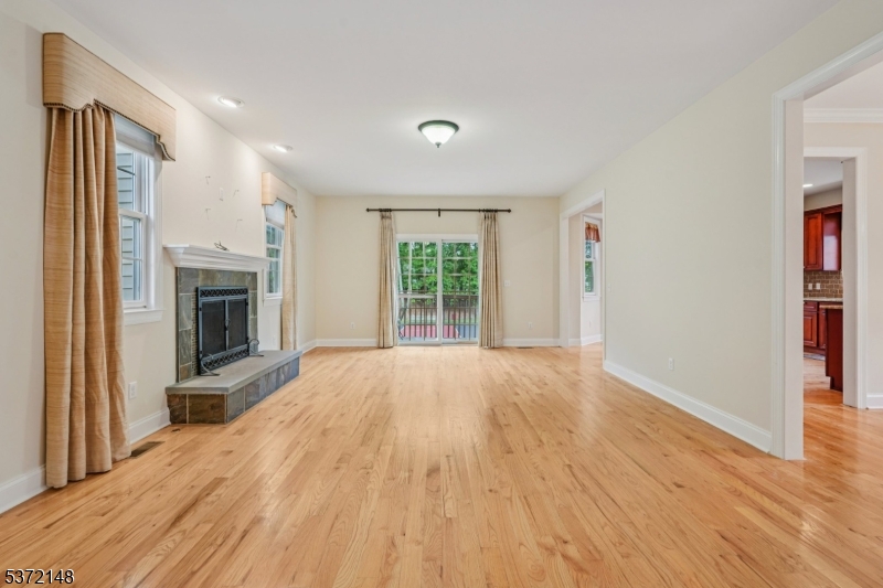 32 Spruce Ave