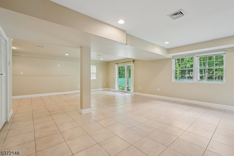 32 Spruce Ave