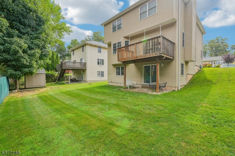 32 Spruce Ave
