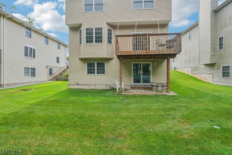 32 Spruce Ave