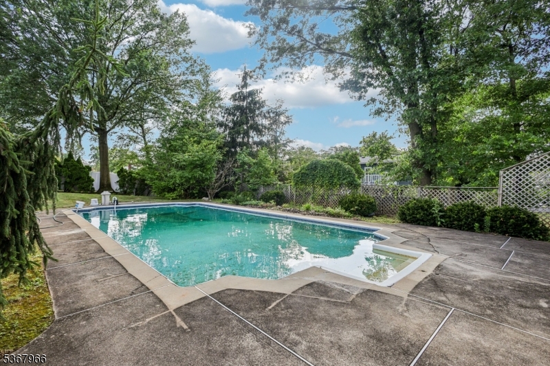 132 Dorset Dr