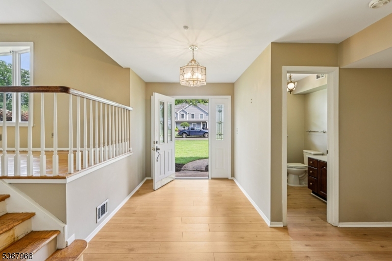 132 Dorset Dr