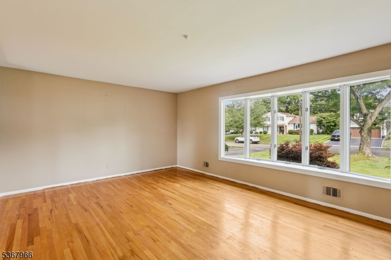 132 Dorset Dr