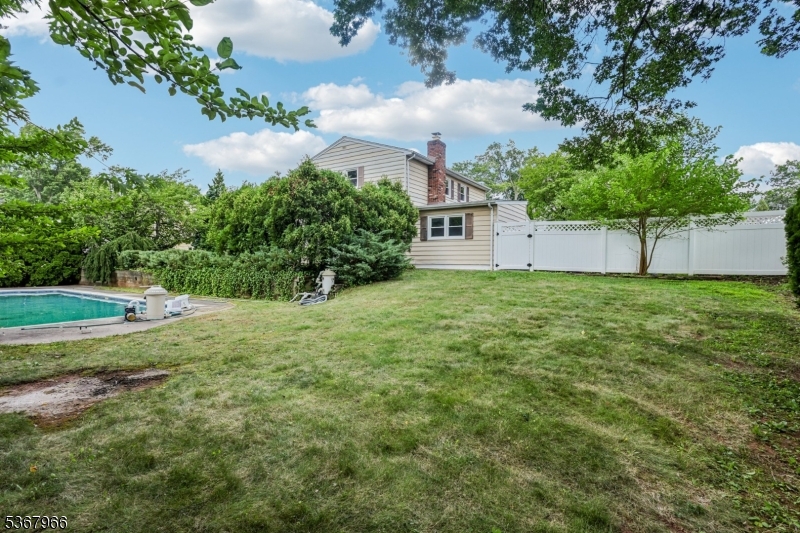 132 Dorset Dr