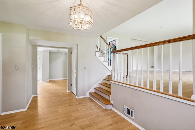 132 Dorset Dr