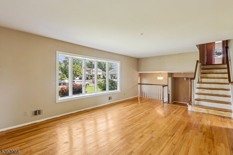 132 Dorset Dr
