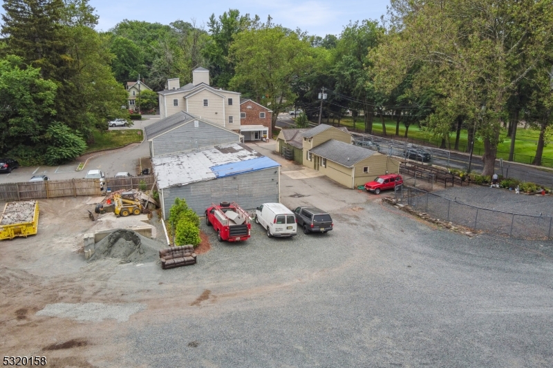 1 Pierson Rd