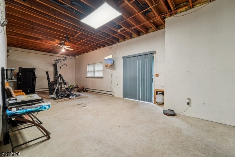 4 Crest Hill Dr