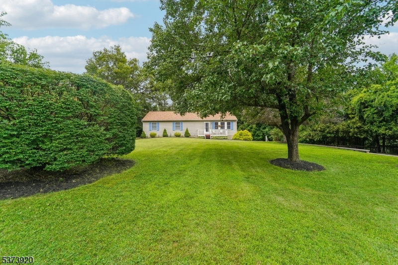 4 Crest Hill Dr