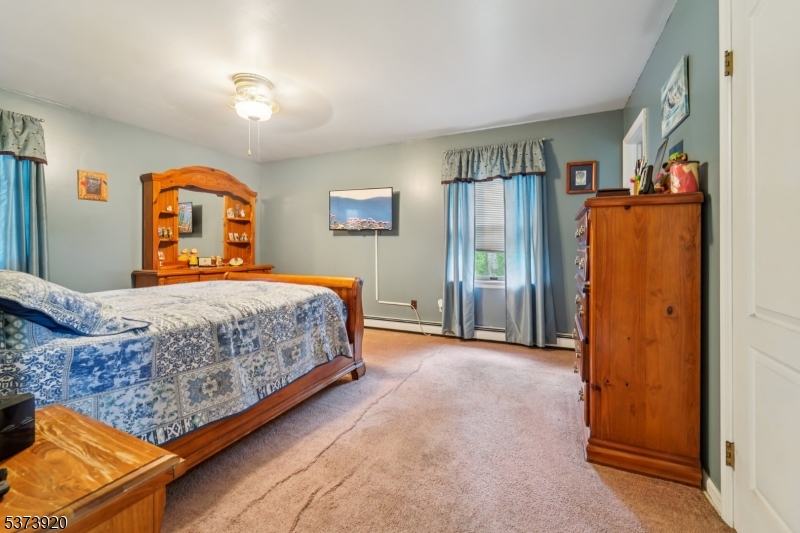 4 Crest Hill Dr