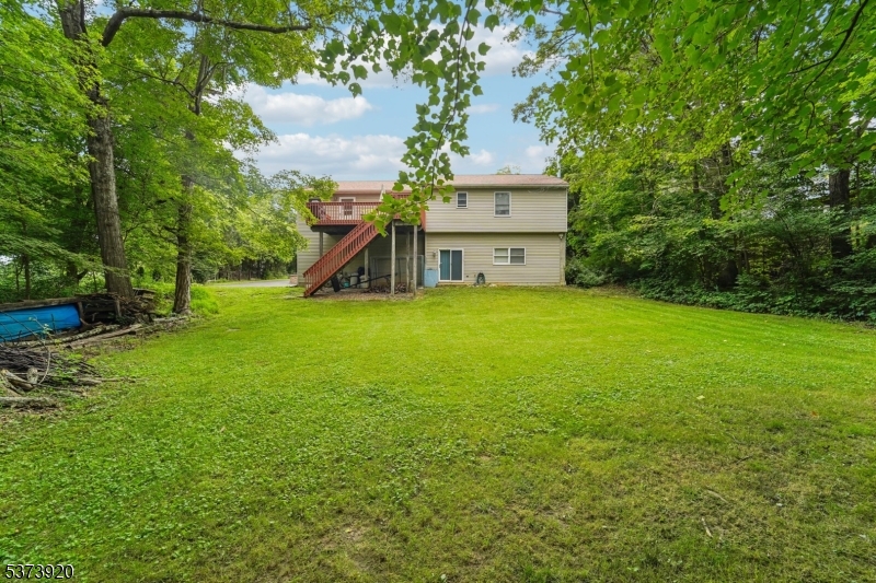 4 Crest Hill Dr