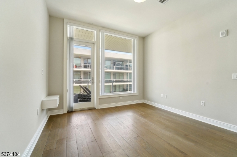 3 Somerset Ln-Glass House
