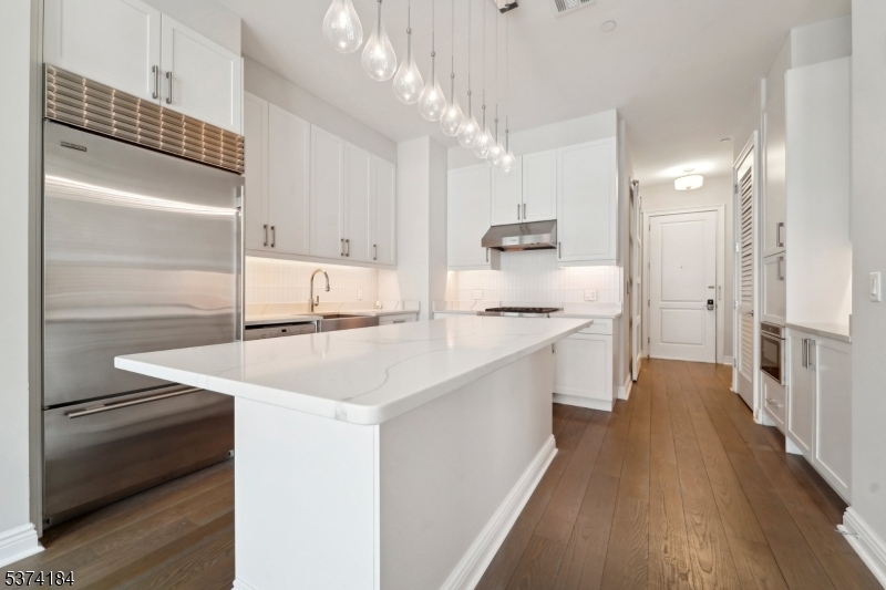 3 Somerset Ln-Glass House