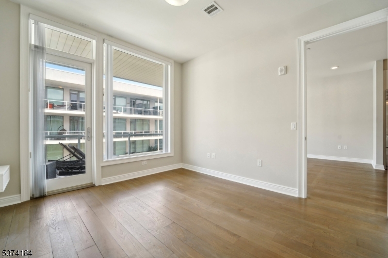 3 Somerset Ln-Glass House