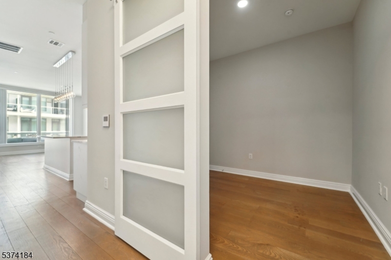 3 Somerset Ln-Glass House