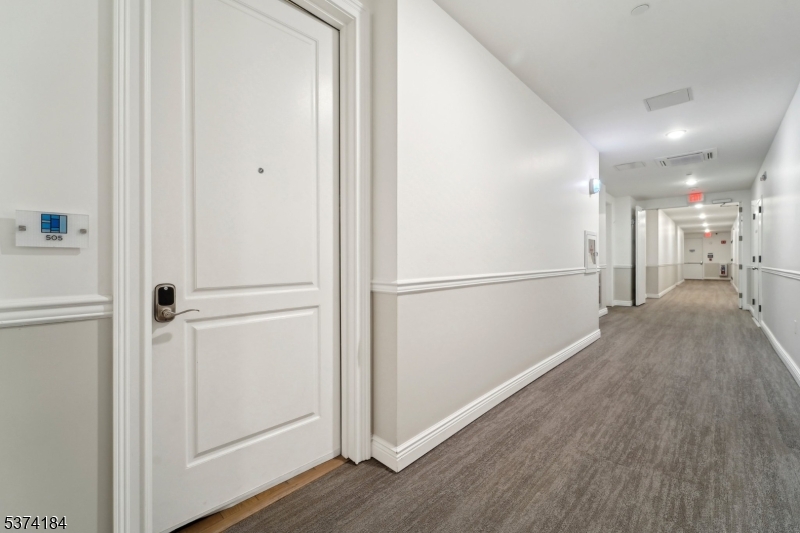 3 Somerset Ln-Glass House
