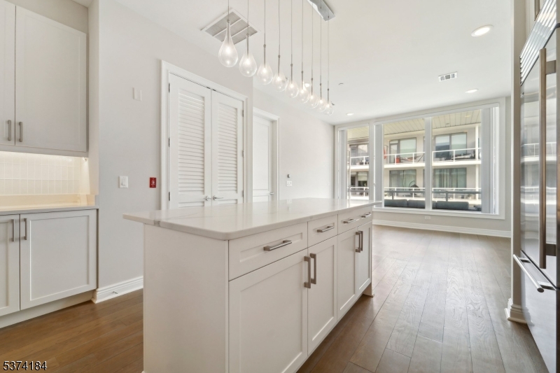 3 Somerset Ln-Glass House