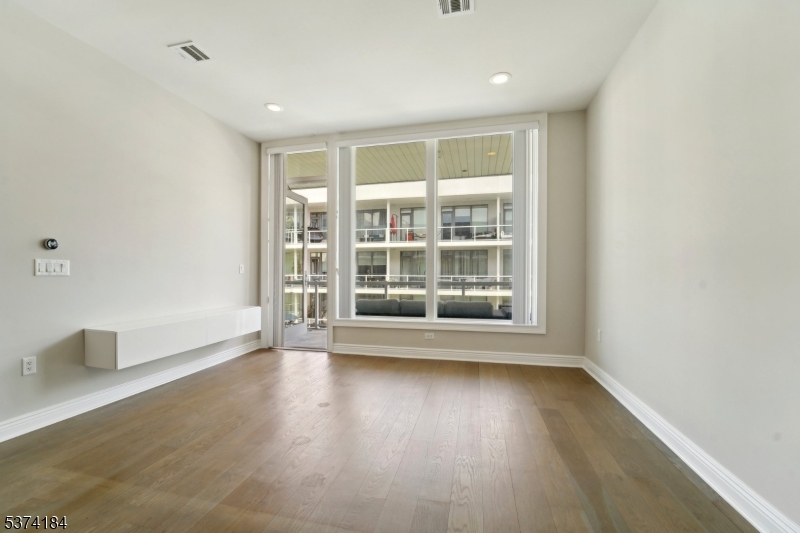 3 Somerset Ln-Glass House