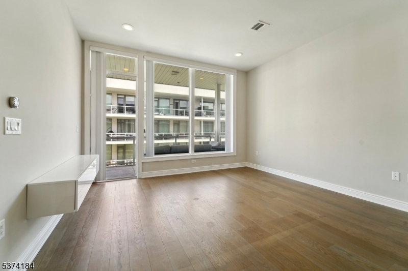 3 Somerset Ln-Glass House