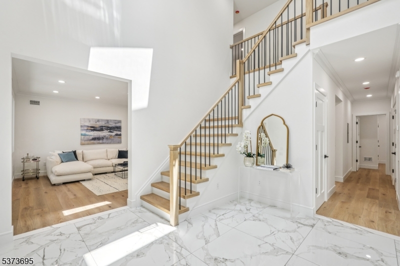 492 Oaktree Rd