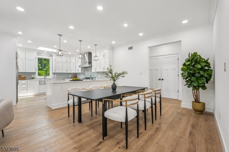 492 Oaktree Rd