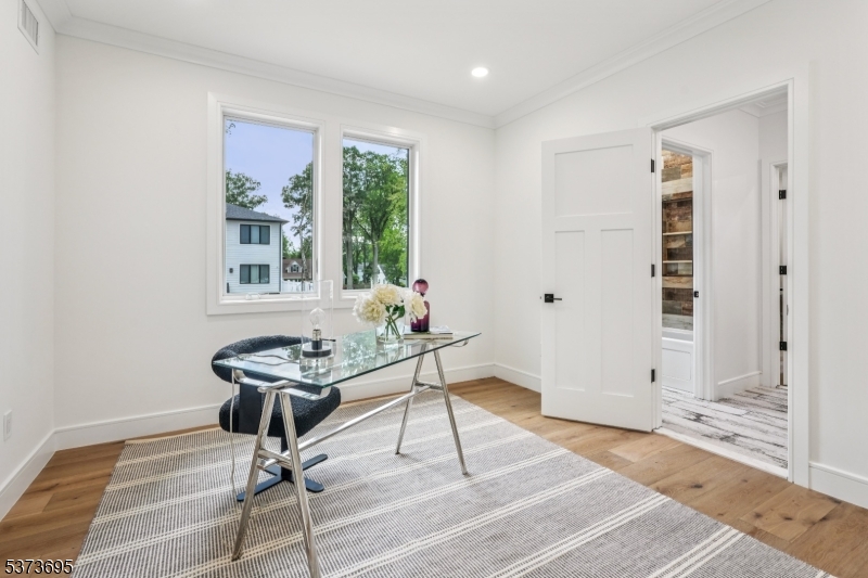 492 Oaktree Rd