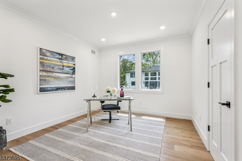 492 Oaktree Rd