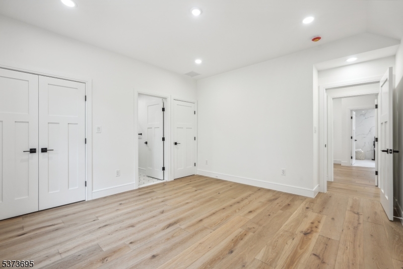 492 Oaktree Rd
