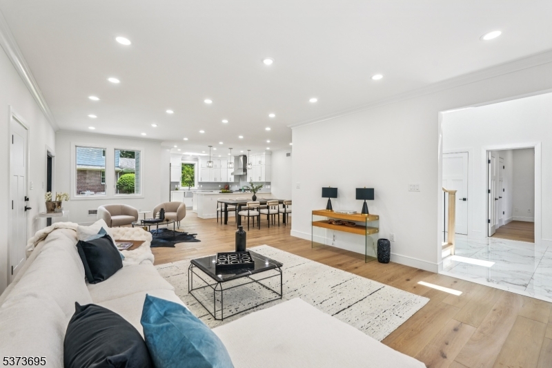 492 Oaktree Rd