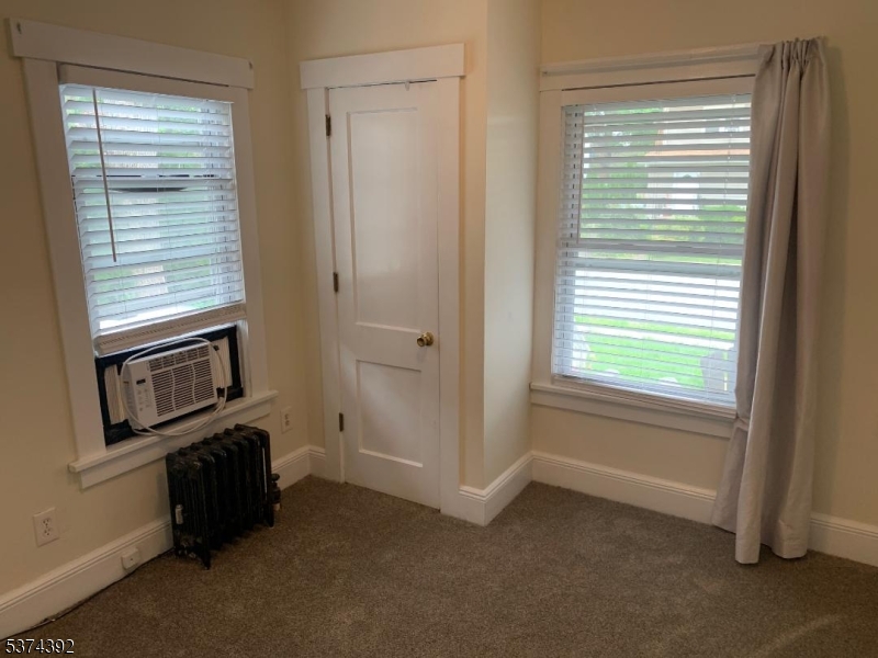 33 Lincoln Pl